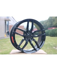 W524 1407 Gloss Black 19x9.5 Et35 5x114.3 CB73.1